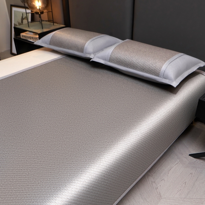 91家纺网 家纺一手货源 找家纺 梵克保罗 2025新款pe材质雪藤席凉席三件套 雪藤灰