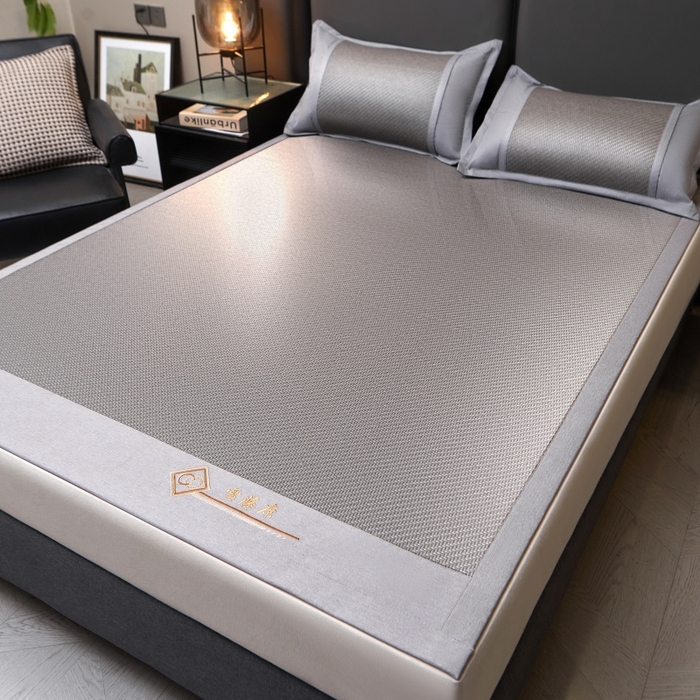 91家纺网 家纺一手货源 找家纺 梵克保罗 2025新款pe材质雪藤席凉席三件套 雪藤灰