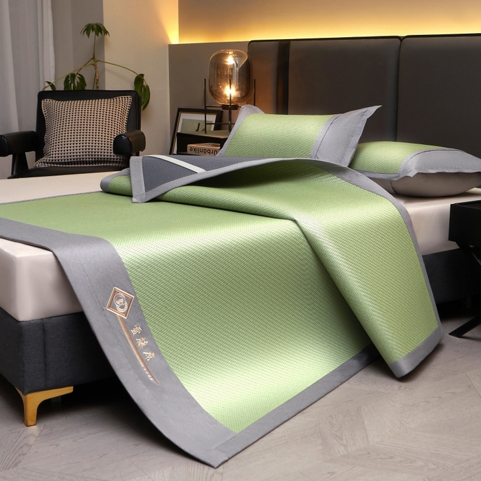 91家纺网 家纺一手货源 找家纺 梵克保罗 2025新款pe材质雪藤席凉席三件套 雪藤绿