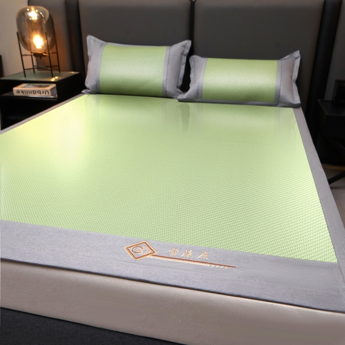 91家纺网 家纺一手货源 找家纺 梵克保罗 2025新款pe材质雪藤席凉席三件套 雪藤绿