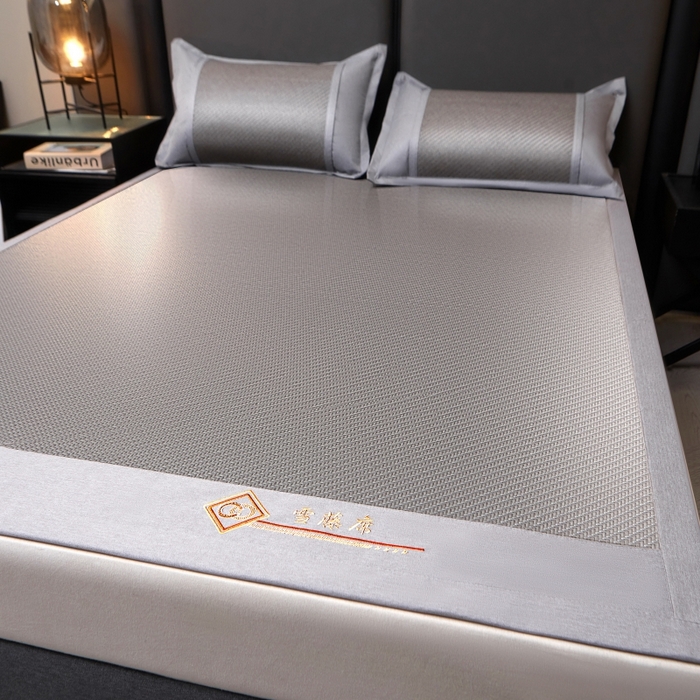 91家纺网 家纺一手货源 找家纺 梵克保罗 2025新款pe材质雪藤席凉席三件套 雪藤灰