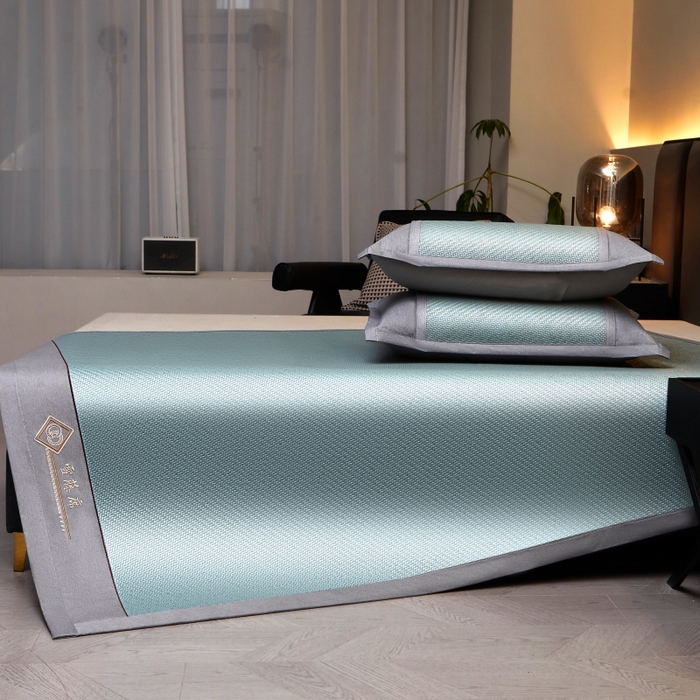 91家纺网 家纺一手货源 找家纺 梵克保罗 2025新款pe材质雪藤席凉席三件套 雪藤蓝