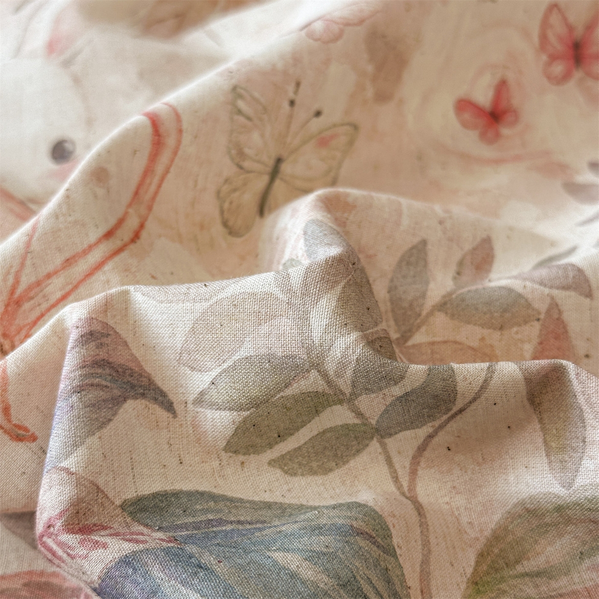 91家纺网 家纺一手货源 找家纺 蓝米卡夫 2025秋冬-A类棉麻全棉数码印花50S*50S双股磨毛公主风系列（礼盒包装）【如需买家秀联系15996631948】  茶间萌兔