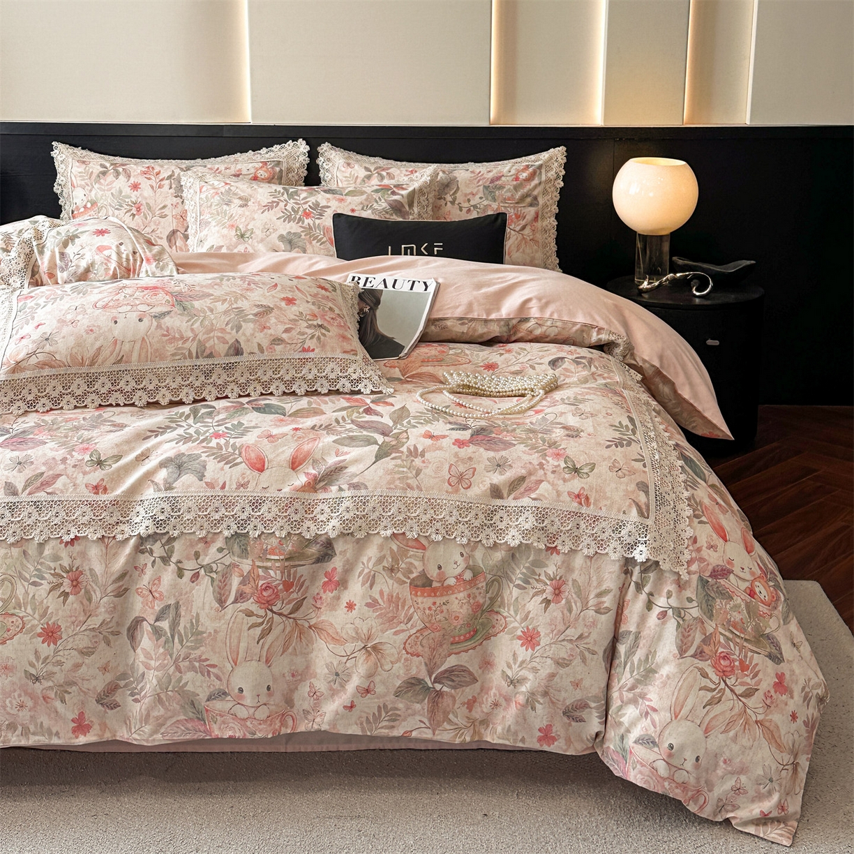 91家纺网 家纺一手货源 找家纺 蓝米卡夫 2025秋冬-A类棉麻全棉数码印花50S*50S双股磨毛公主风系列（礼盒包装）【如需买家秀联系15996631948】  茶间萌兔