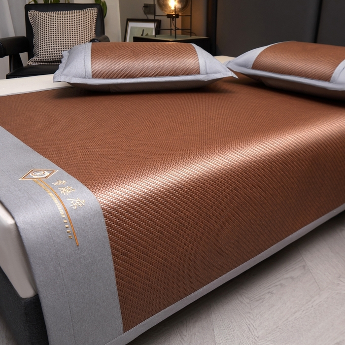 91家纺网 家纺一手货源 找家纺 梵克保罗 2025新款pe材质雪藤席凉席三件套 雪藤棕