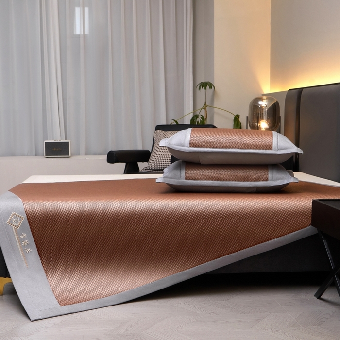 91家纺网 家纺一手货源 找家纺 梵克保罗 2025新款pe材质雪藤席凉席三件套 雪藤棕