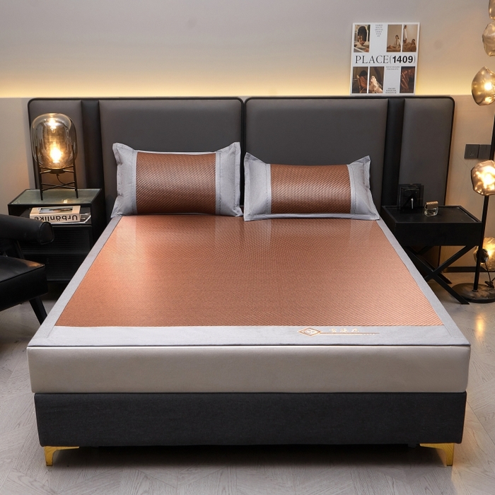 91家纺网 家纺一手货源 找家纺 梵克保罗 2025新款pe材质雪藤席凉席三件套 雪藤棕