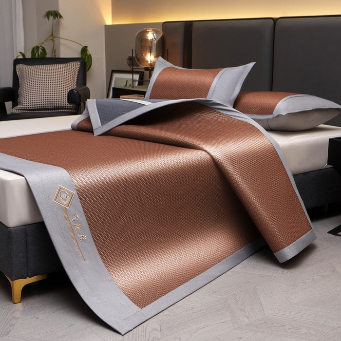 91家纺网 家纺一手货源 找家纺 梵克保罗 2025新款pe材质雪藤席凉席三件套 雪藤棕