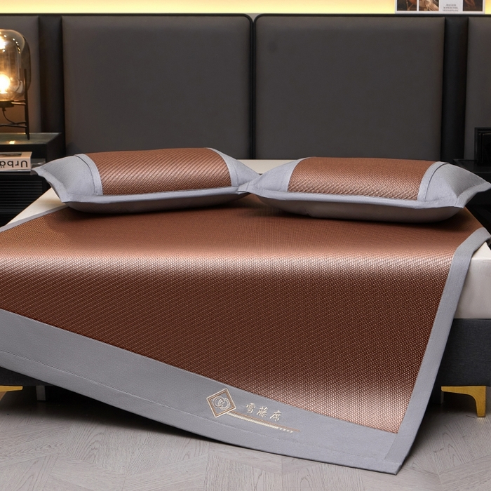 91家纺网 家纺一手货源 找家纺 梵克保罗 2025新款pe材质雪藤席凉席三件套 雪藤棕