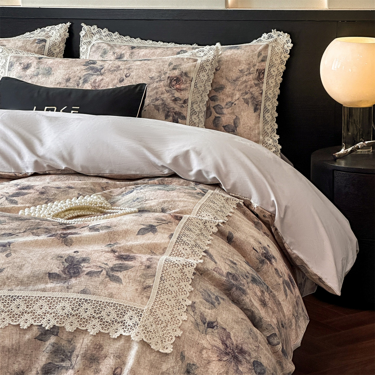 91家纺网 家纺一手货源 找家纺 蓝米卡夫 2025秋冬-A类棉麻全棉数码印花50S*50S双股磨毛公主风系列（礼盒包装）【如需买家秀联系15996631948】  花间墨韵