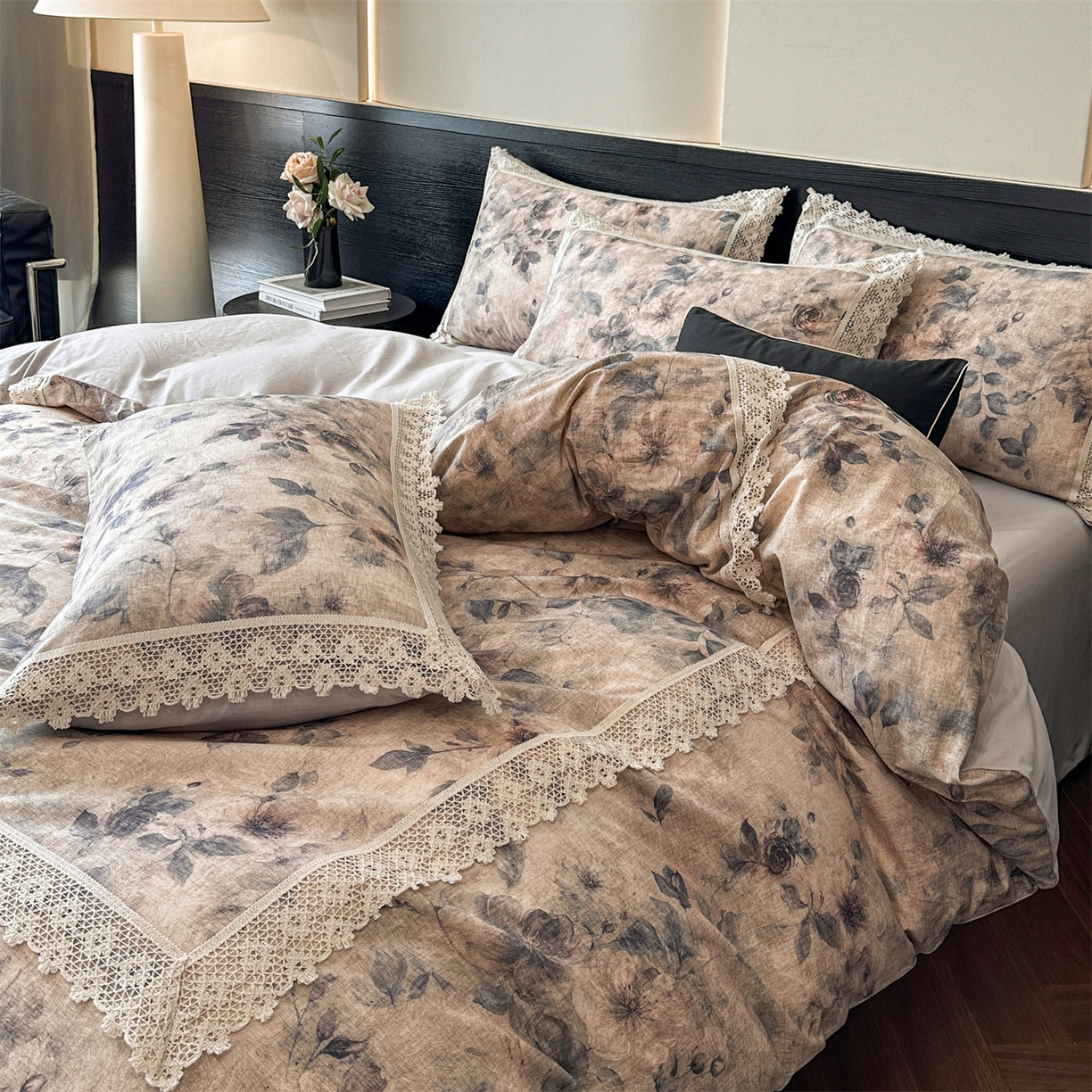 91家纺网 家纺一手货源 找家纺 蓝米卡夫 2025秋冬-A类棉麻全棉数码印花50S*50S双股磨毛公主风系列（礼盒包装）【如需买家秀联系15996631948】  花间墨韵