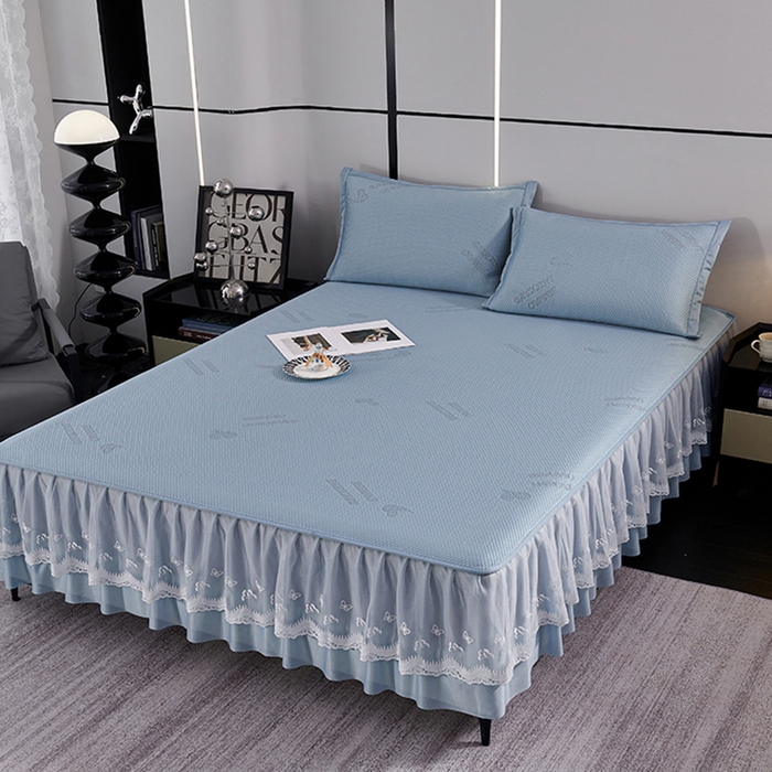 91家纺网 家纺一手货源 找家纺 梵克保罗 2025新款7A抗菌母婴级纯乙纶PE刺绣凉感丝豆豆席 床裙款 床裙款 字母爱心-蓝