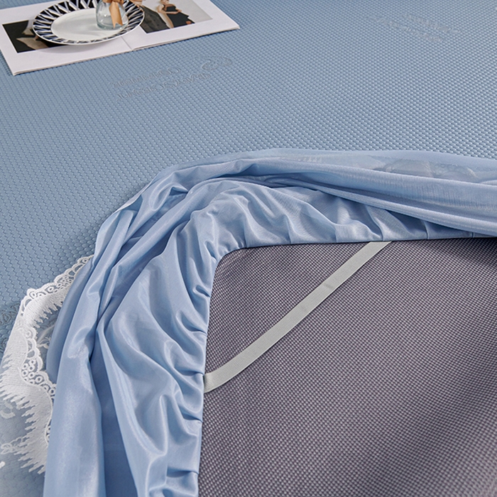 91家纺网 家纺一手货源 找家纺 梵克保罗 2025新款7A抗菌母婴级纯乙纶PE刺绣凉感丝豆豆席 床裙款 床裙款 字母爱心-蓝