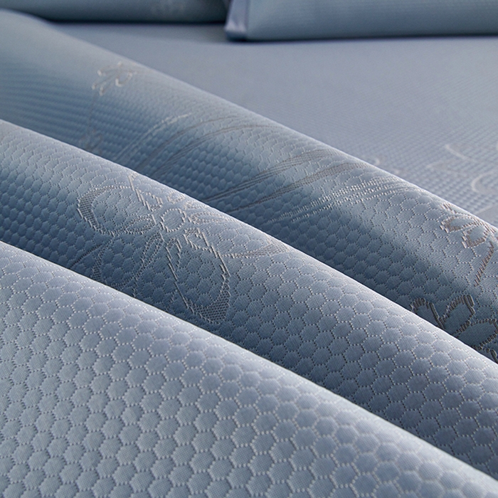 91家纺网 家纺一手货源 找家纺 梵克保罗 2025新款7A抗菌母婴级纯乙纶PE刺绣凉感丝豆豆席 床裙款 床裙款 浪花-蓝