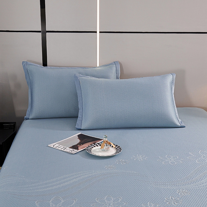 91家纺网 家纺一手货源 找家纺 梵克保罗 2025新款7A抗菌母婴级纯乙纶PE刺绣凉感丝豆豆席 床裙款 床裙款 浪花-蓝