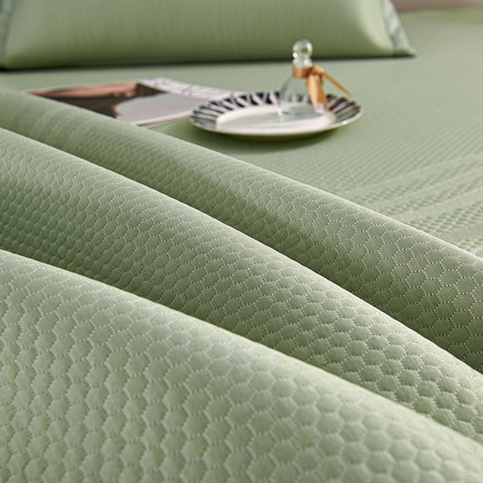 91家纺网 家纺一手货源 找家纺 梵克保罗 2025新款7A抗菌母婴级纯乙纶PE刺绣凉感丝豆豆席 床裙款 床裙款 浪花-水绿