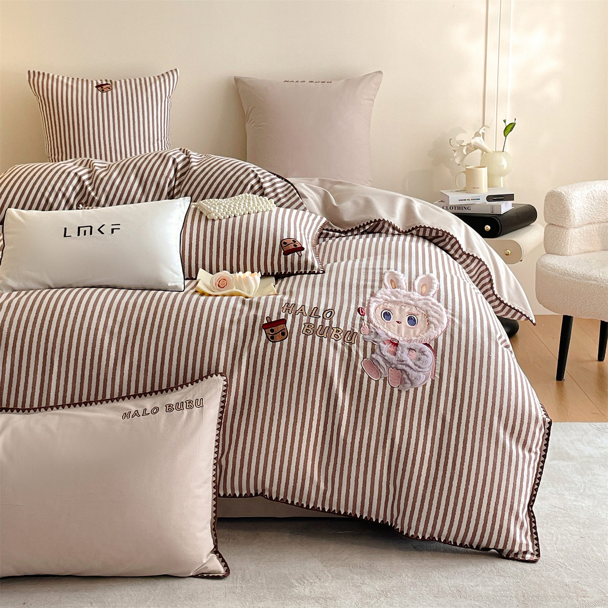 91家纺网 家纺一手货源 找家纺 蓝米卡夫 2025秋冬-A类全棉生态磨毛卡通绣花贝壳边系列（礼盒包装）【如需买家秀联系15996631948】 3号领航咖-奶茶