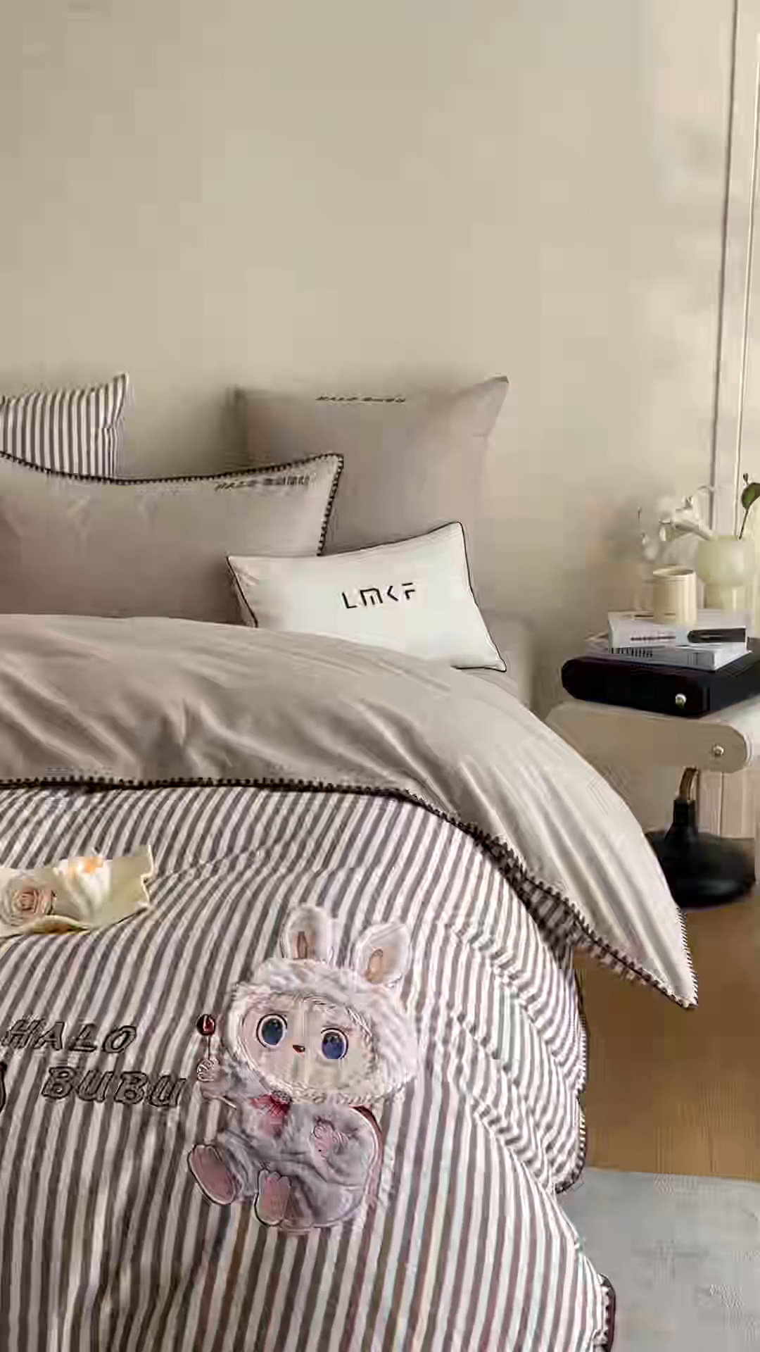 91家纺网 家纺一手货源 找家纺 蓝米卡夫 2025秋冬-A类全棉生态磨毛卡通绣花贝壳边系列（礼盒包装）【如需买家秀联系15996631948】 3号领航咖-奶茶