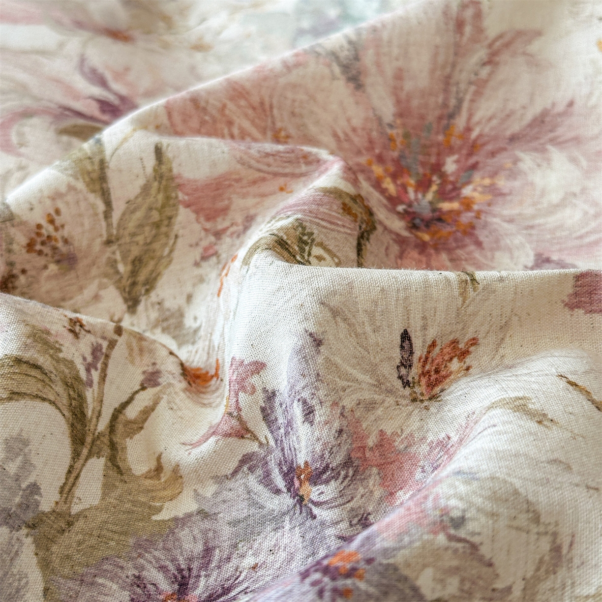 91家纺网 家纺一手货源 找家纺 蓝米卡夫 2025秋冬-A类棉麻全棉数码印花50S*50S双股磨毛公主风系列（礼盒包装）【如需买家秀联系15996631948】  幻彩雅韵