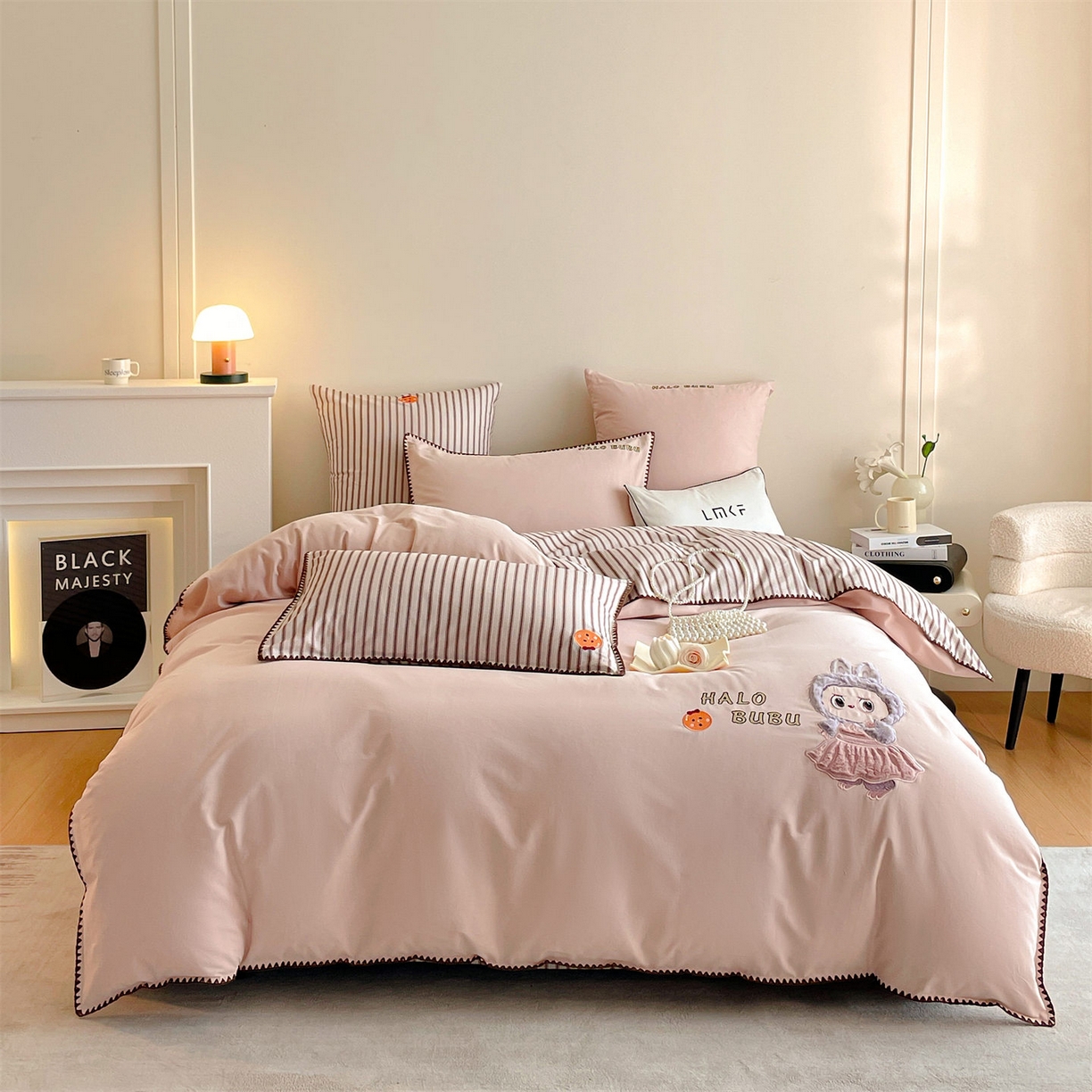 91家纺网 家纺一手货源 找家纺 蓝米卡夫 2025秋冬-A类全棉生态磨毛卡通绣花贝壳边系列（礼盒包装）【如需买家秀联系15996631948】 1号蜜茶色-卡米肌理