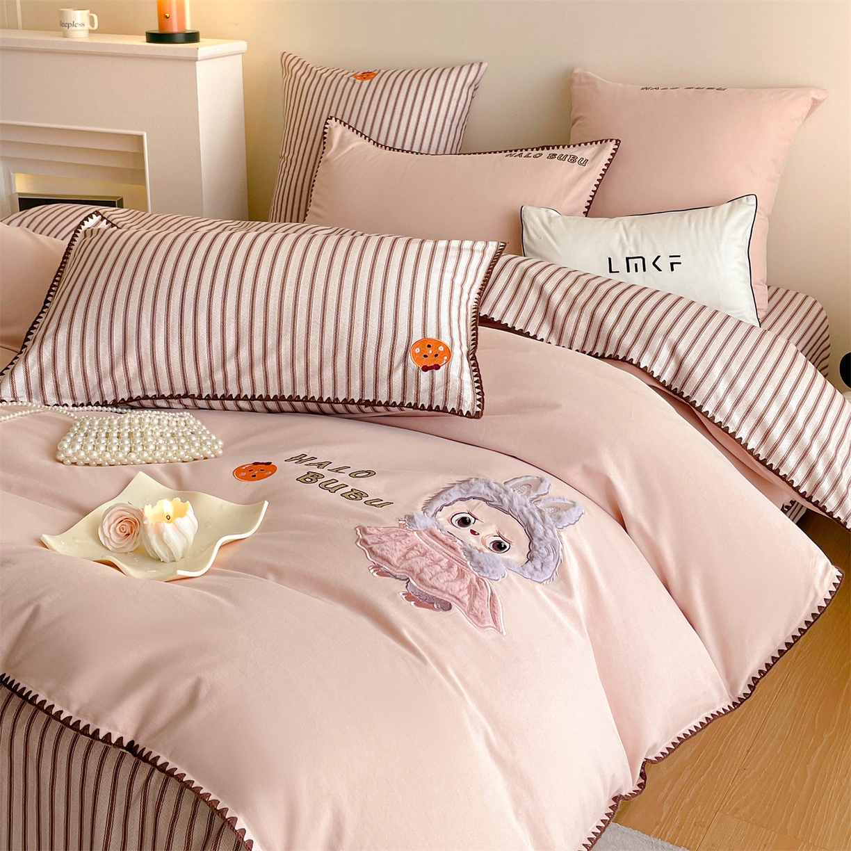 91家纺网 家纺一手货源 找家纺 蓝米卡夫 2025秋冬-A类全棉生态磨毛卡通绣花贝壳边系列（礼盒包装）【如需买家秀联系15996631948】 1号蜜茶色-卡米肌理