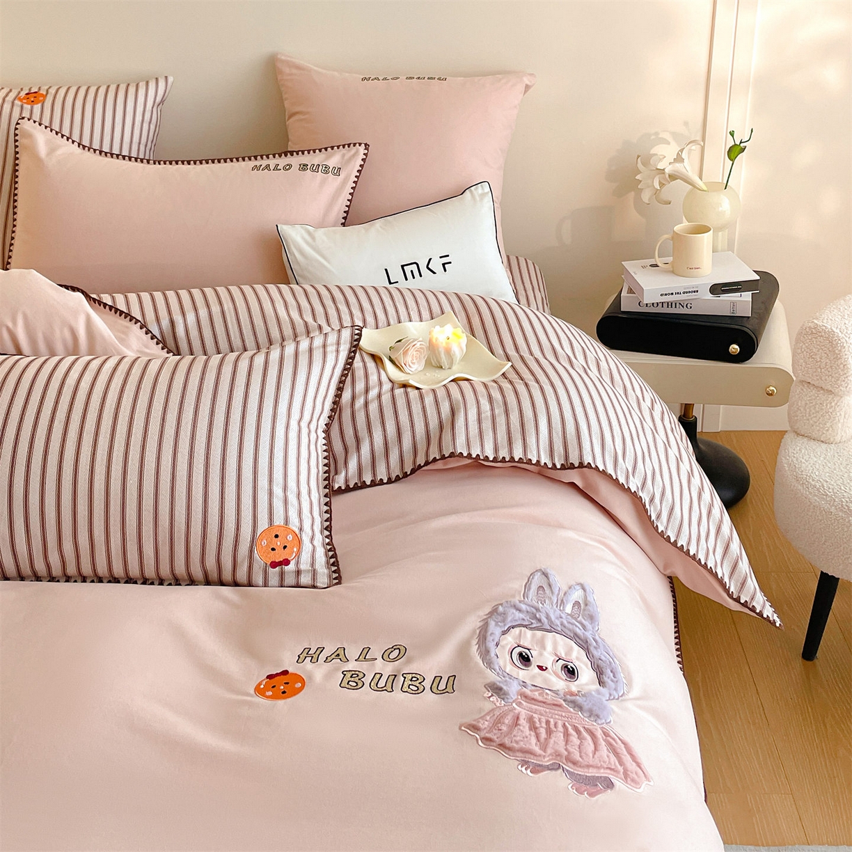 91家纺网 家纺一手货源 找家纺 蓝米卡夫 2025秋冬-A类全棉生态磨毛卡通绣花贝壳边系列（礼盒包装）【如需买家秀联系15996631948】 1号蜜茶色-卡米肌理