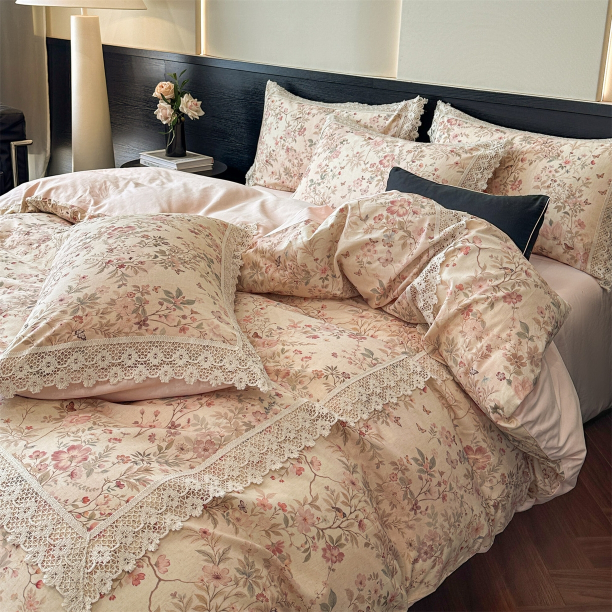 91家纺网 家纺一手货源 找家纺 蓝米卡夫 2025秋冬-A类棉麻全棉数码印花50S*50S双股磨毛公主风系列（礼盒包装）【如需买家秀联系15996631948】  静雅花韵