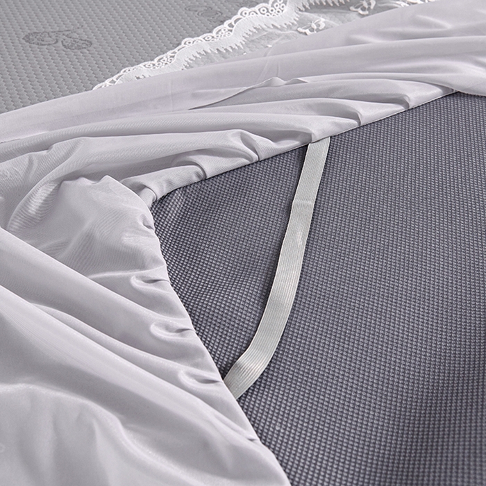 91家纺网 家纺一手货源 找家纺 梵克保罗 2025新款7A抗菌母婴级纯乙纶PE刺绣凉感丝豆豆席 床裙款 床裙款 字母爱心-灰