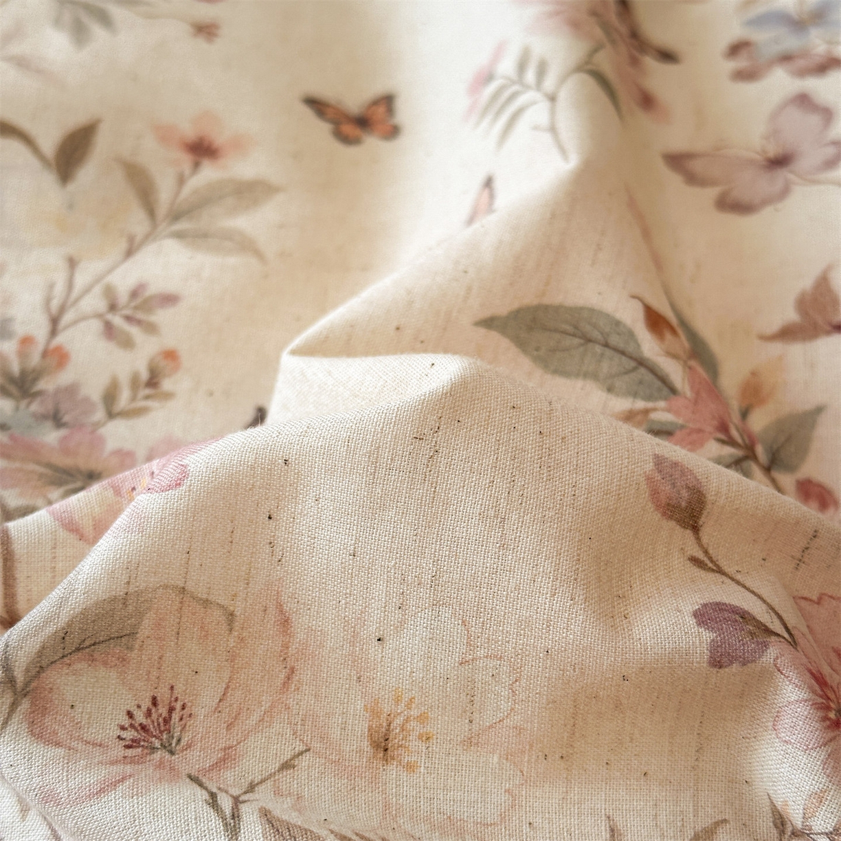 91家纺网 家纺一手货源 找家纺 蓝米卡夫 2025秋冬-A类棉麻全棉数码印花50S*50S双股磨毛公主风系列（礼盒包装）【如需买家秀联系15996631948】  静雅花韵