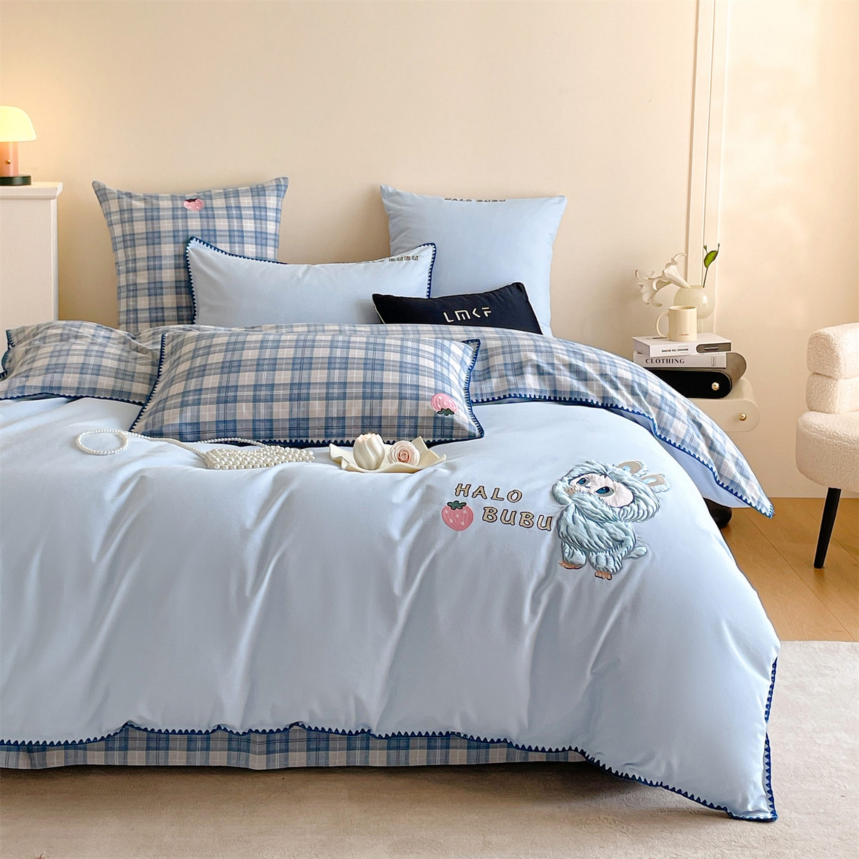 91家纺网 家纺一手货源 找家纺 蓝米卡夫 2025秋冬-A类全棉生态磨毛卡通绣花贝壳边系列（礼盒包装）【如需买家秀联系15996631948】 2号三亚蓝-童趣蓝格