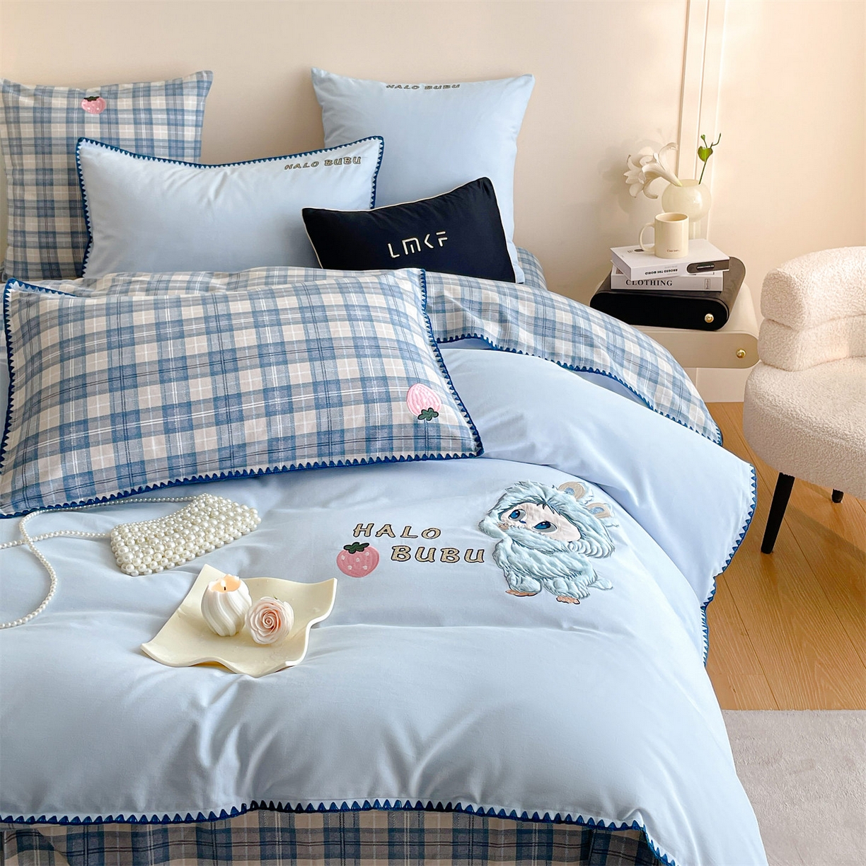 91家纺网 家纺一手货源 找家纺 蓝米卡夫 2025秋冬-A类全棉生态磨毛卡通绣花贝壳边系列（礼盒包装）【如需买家秀联系15996631948】 2号三亚蓝-童趣蓝格