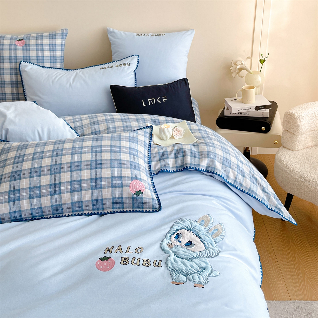 91家纺网 家纺一手货源 找家纺 蓝米卡夫 2025秋冬-A类全棉生态磨毛卡通绣花贝壳边系列（礼盒包装）【如需买家秀联系15996631948】 2号三亚蓝-童趣蓝格