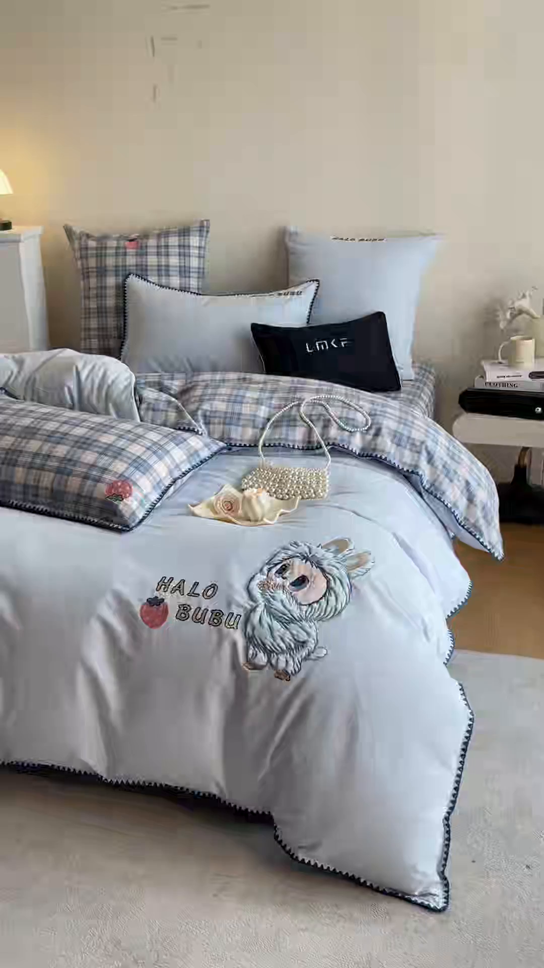 91家纺网 家纺一手货源 找家纺 蓝米卡夫 2025秋冬-A类全棉生态磨毛卡通绣花贝壳边系列（礼盒包装）【如需买家秀联系15996631948】 2号三亚蓝-童趣蓝格