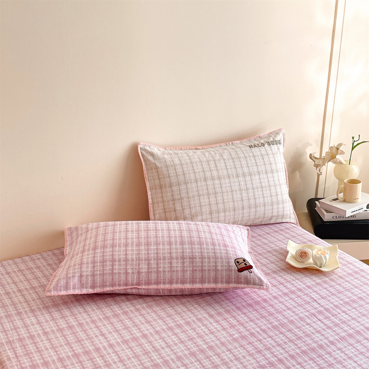 91家纺网 家纺一手货源 找家纺 蓝米卡夫 2025秋冬-A类全棉生态磨毛卡通绣花贝壳边系列（礼盒包装）【如需买家秀联系15996631948】 3号香奶茶-香奶粉