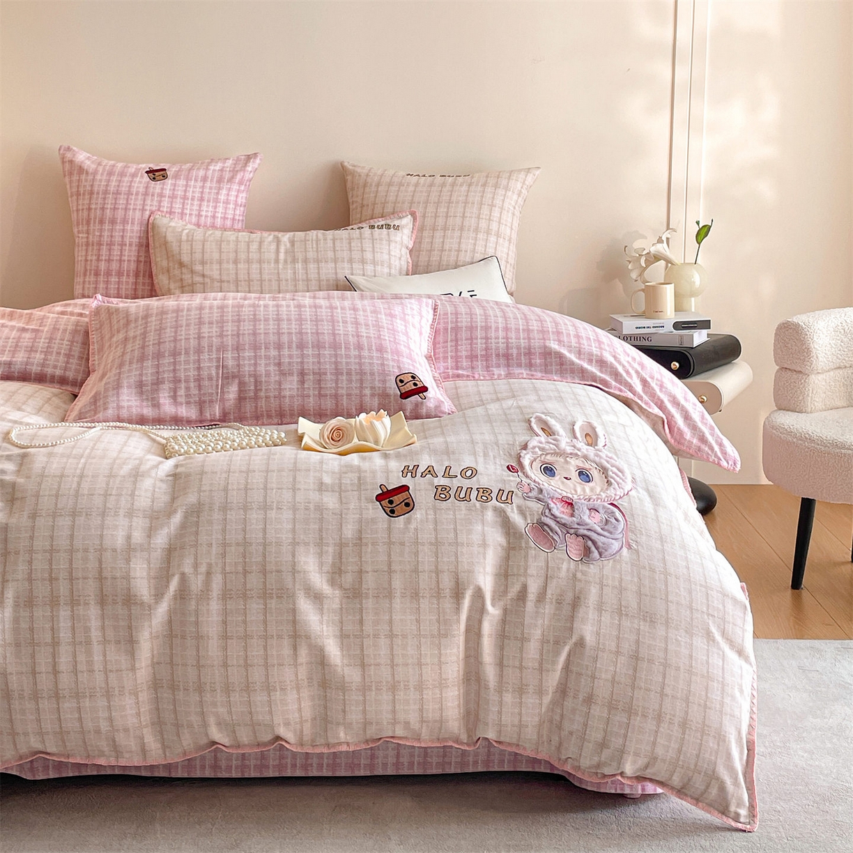 91家纺网 家纺一手货源 找家纺 蓝米卡夫 2025秋冬-A类全棉生态磨毛卡通绣花贝壳边系列（礼盒包装）【如需买家秀联系15996631948】 3号香奶茶-香奶粉