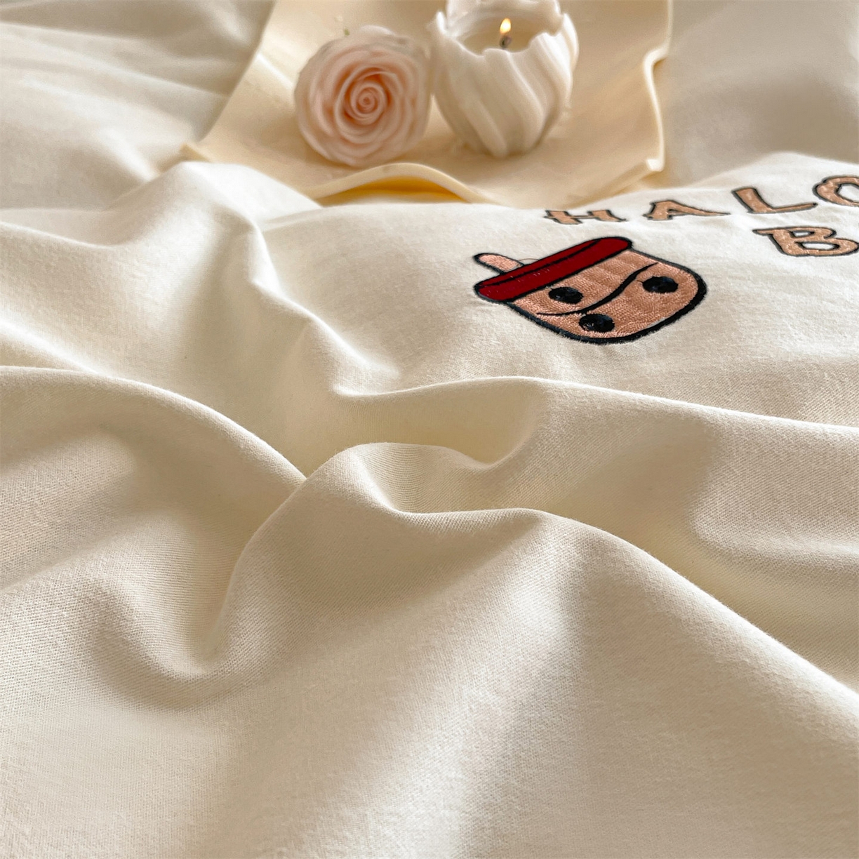 91家纺网 家纺一手货源 找家纺 蓝米卡夫 2025秋冬-A类全棉生态磨毛卡通绣花贝壳边系列（礼盒包装）【如需买家秀联系15996631948】 3号芝士白-奥汀蜜格