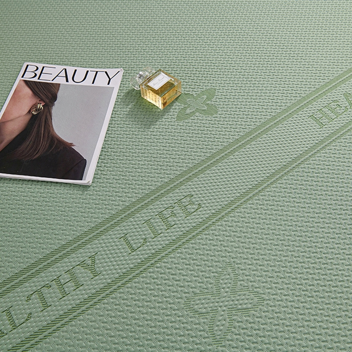 91家纺网 家纺一手货源 找家纺 梵克保罗 2025新款7A抗菌母婴级纯乙纶PE刺绣凉感丝豆豆席 床笠款 床笠款 四叶花-水绿