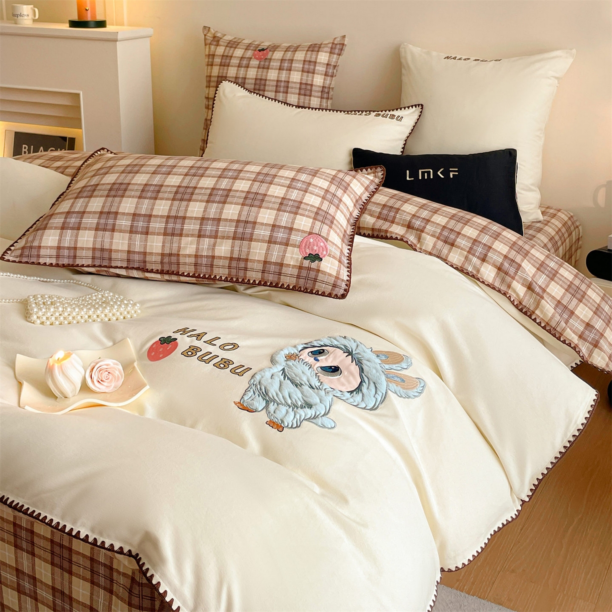 91家纺网 家纺一手货源 找家纺 蓝米卡夫 2025秋冬-A类全棉生态磨毛卡通绣花贝壳边系列（礼盒包装）【如需买家秀联系15996631948】 2号芝士白-童趣咖格