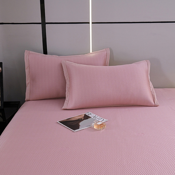 91家纺网 家纺一手货源 找家纺 （总）梵克保罗 2025新款7A抗菌母婴级纯乙纶PE刺绣凉感丝豆豆席 床笠花边款