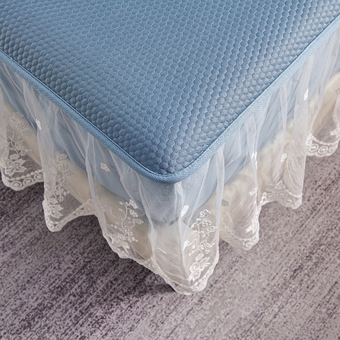 91家纺网 家纺一手货源 找家纺 梵克保罗 2025新款7A抗菌母婴级纯乙纶PE刺绣凉感丝豆豆席 床笠花边款 花边床笠爱心蝴蝶结-蓝