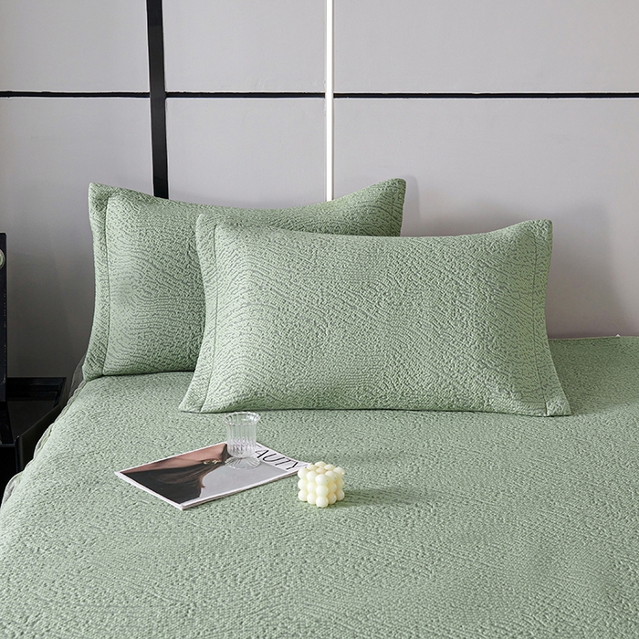 91家纺网 家纺一手货源 找家纺 梵克保罗 2025新款7A抗菌母婴级纯乙纶PE刺绣凉感丝豆豆席床单款 肌理纹-水绿