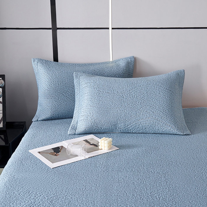 91家纺网 家纺一手货源 找家纺 梵克保罗 2025新款7A抗菌母婴级纯乙纶PE刺绣凉感丝豆豆席床单款 肌理纹-蓝