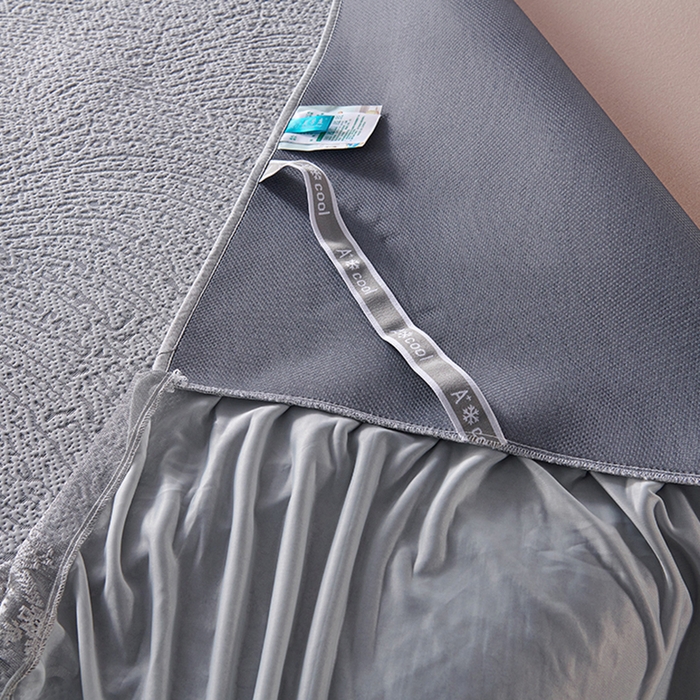 91家纺网 家纺一手货源 找家纺 梵克保罗 2025新款7A抗菌母婴级纯乙纶PE刺绣凉感丝豆豆席床单款 肌理纹-灰