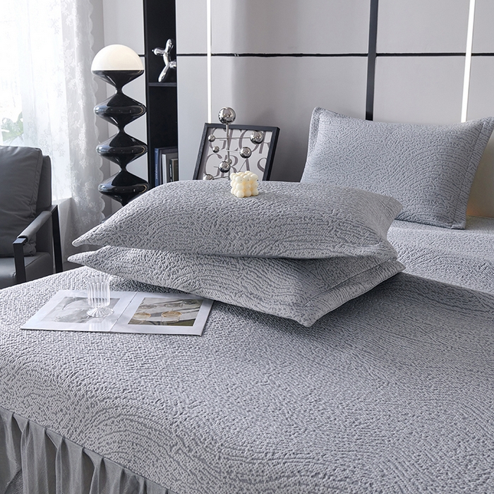 91家纺网 家纺一手货源 找家纺 梵克保罗 2025新款7A抗菌母婴级纯乙纶PE刺绣凉感丝豆豆席床单款 肌理纹-灰