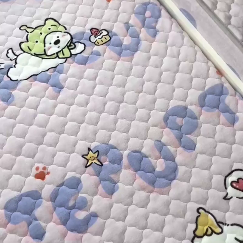 91家纺网 家纺一手货源 找家纺 小虾米 2025新款加厚牛奶绒夹棉床笠单床笠床笠单件 奇趣乐园