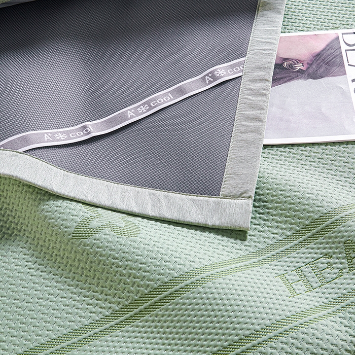 91家纺网 家纺一手货源 找家纺 梵克保罗 2025新款7A抗菌母婴级纯乙纶PE刺绣凉感丝豆豆席 四叶花-绿