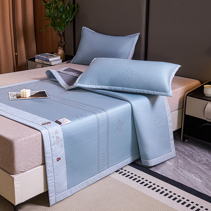 91家纺网 家纺一手货源 找家纺 梵克保罗 2025新款7A抗菌母婴级纯乙纶PE刺绣凉感丝豆豆席 四叶花-蓝