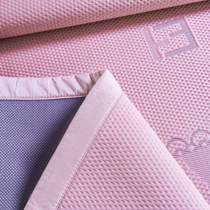 91家纺网 家纺一手货源 找家纺 梵克保罗 2025新款7A抗菌母婴级纯乙纶PE刺绣凉感丝豆豆席 叶子-粉