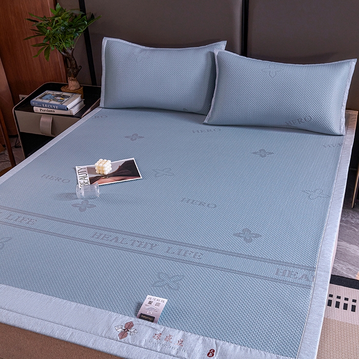 91家纺网 家纺一手货源 找家纺 梵克保罗 2025新款7A抗菌母婴级纯乙纶PE刺绣凉感丝豆豆席 四叶花-蓝