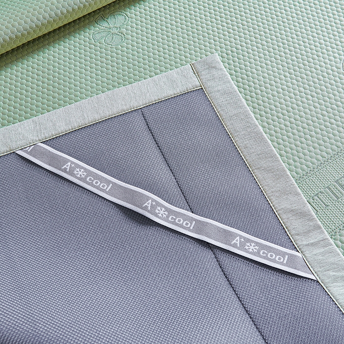 91家纺网 家纺一手货源 找家纺 梵克保罗 2025新款7A抗菌母婴级纯乙纶PE刺绣凉感丝豆豆席 蝴蝶结-绿